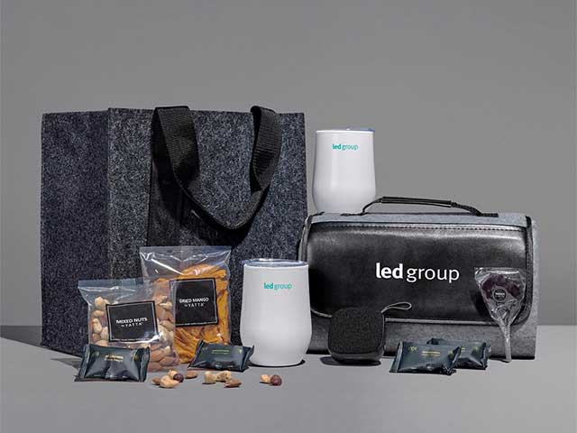 Yatta Lavishly Laden Hamper - Image 4